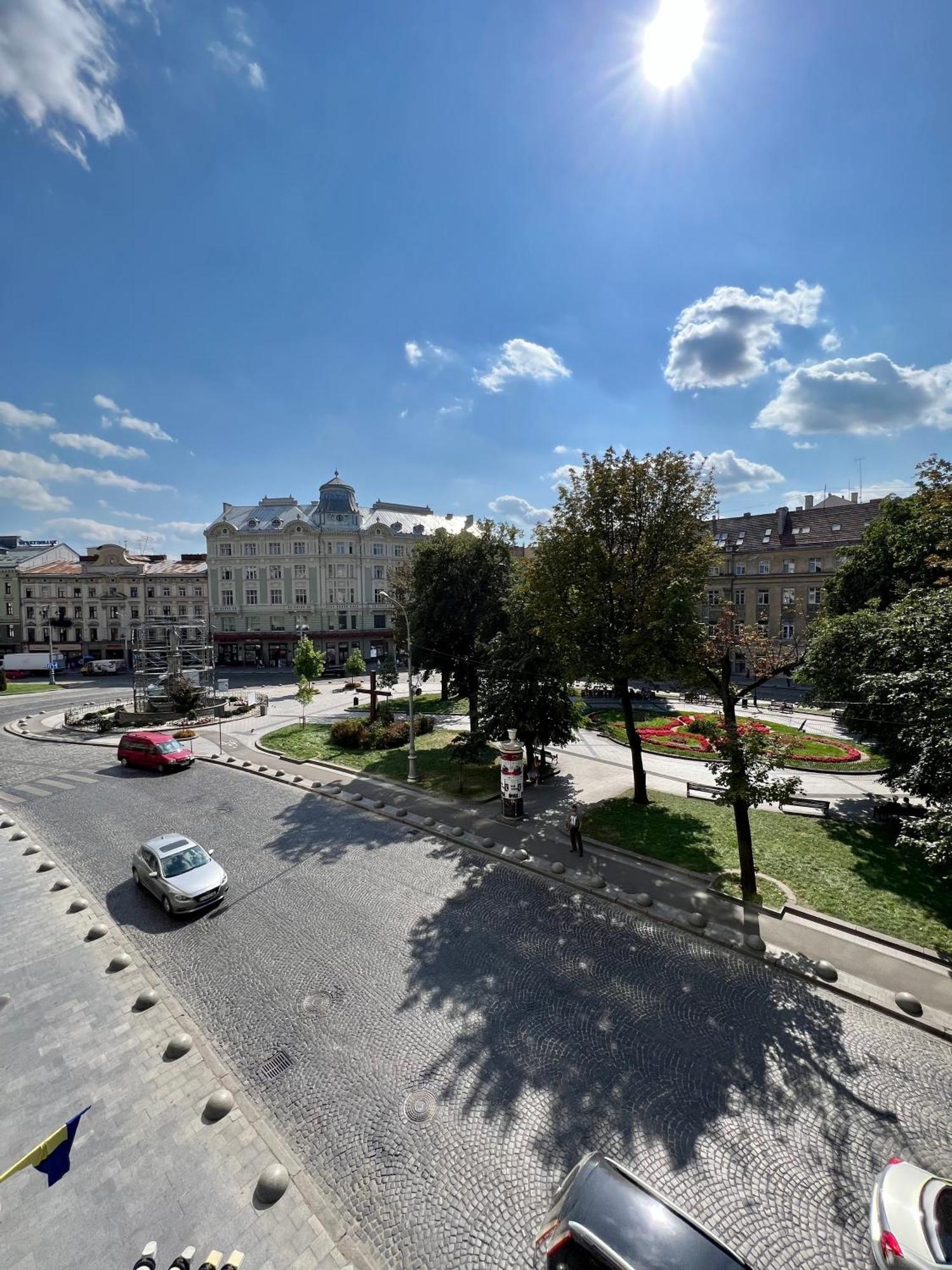 Avenue Apart Lviv Bagian luar foto